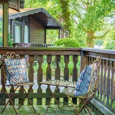 Old Orchards - Woodland Retreat At The Edge Of Holiday home