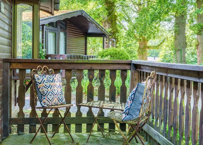 Old Orchards - Woodland Retreat At The Edge Of Holiday home