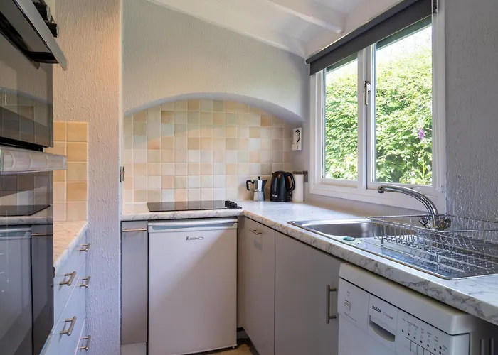 Old Orchards - Woodland Retreat At The Edge Of *